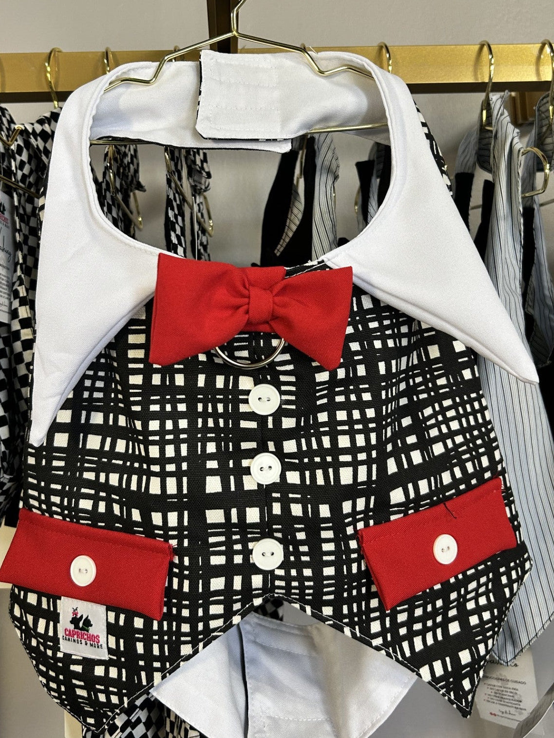 Red and Black Squares, Vest
